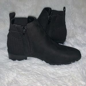 Ellen Tracy booties size 7 Brand new!